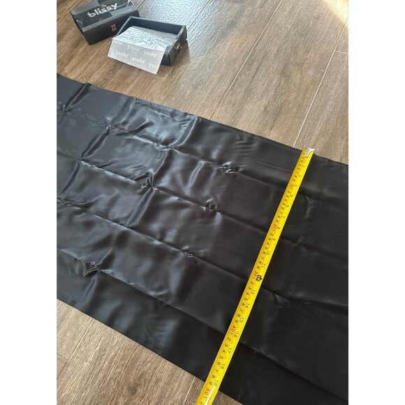 New Blissy 100% Mulberry Silk Pillowcase in Black color, size King - Picture 3 of 5